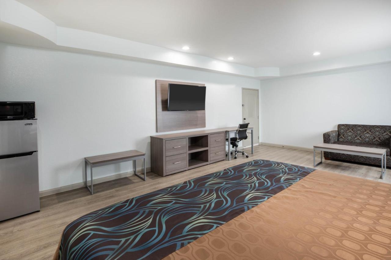 Super 8 By Wyndham Humble Houston Fallcreek Ngoại thất bức ảnh
