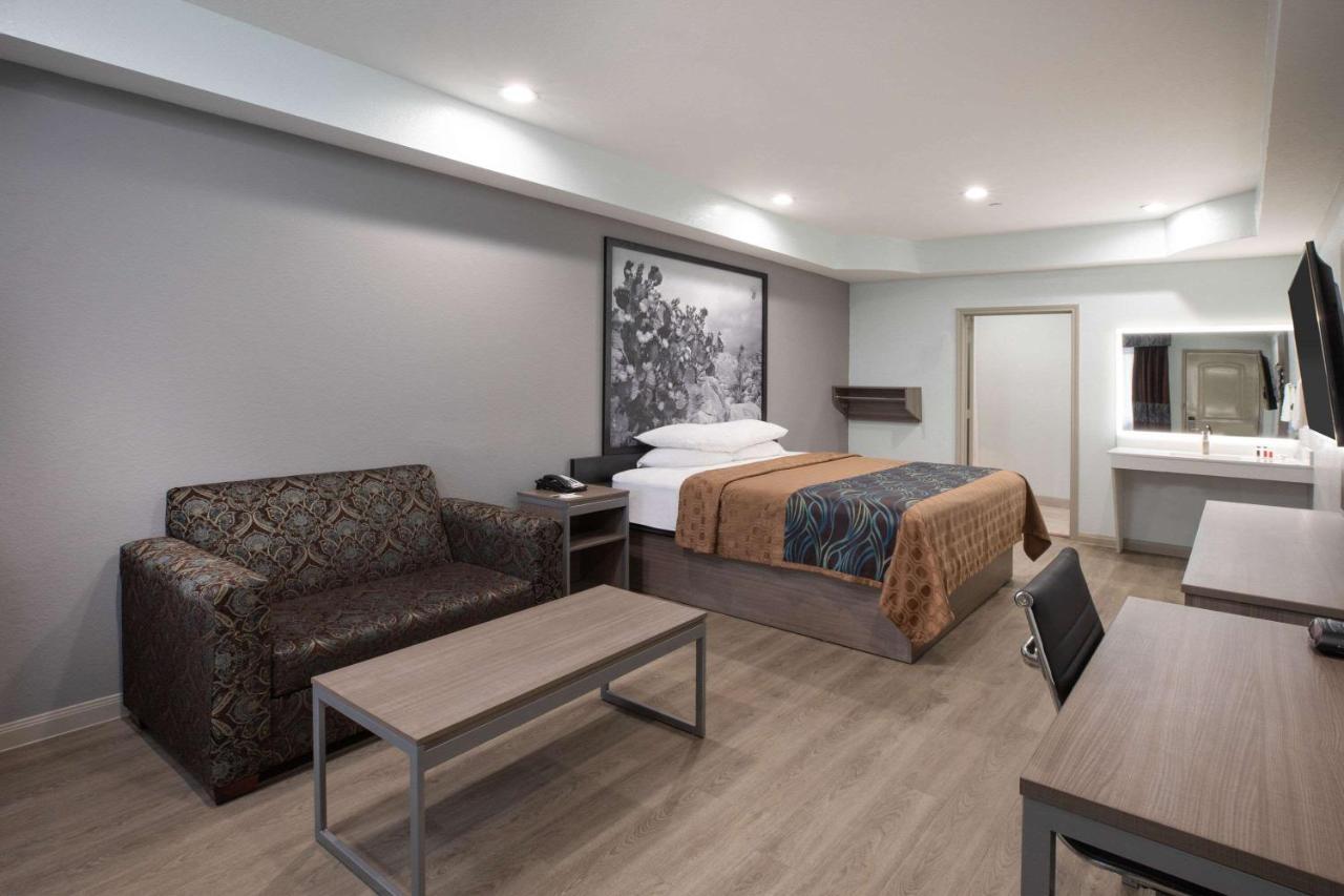 Super 8 By Wyndham Humble Houston Fallcreek Ngoại thất bức ảnh
